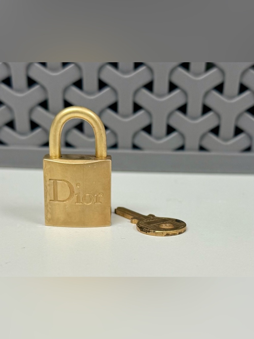 CHRISTIAN DIOR Vintage Rare Gold Tone Padlock & Key Set For Handbags Luggage - Picture 6 of 8